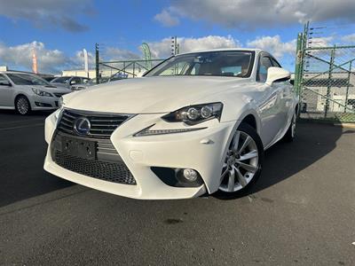 2014 Lexus IS300H - Thumbnail
