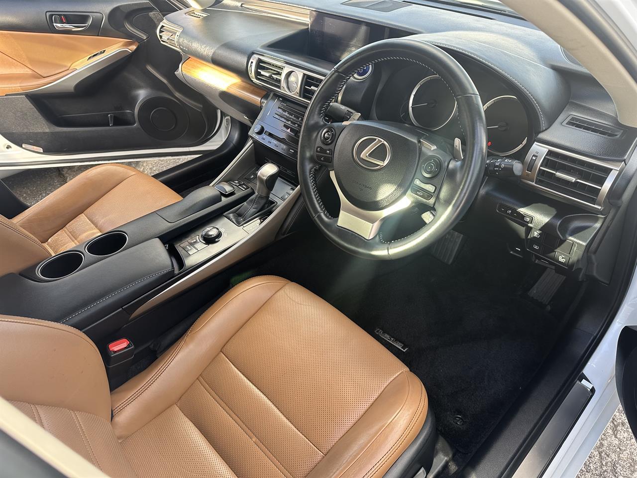 2014 Lexus IS300H